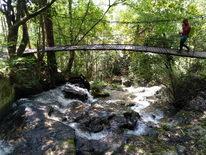 Thác Thiên Thai (Thien Thai waterfall)